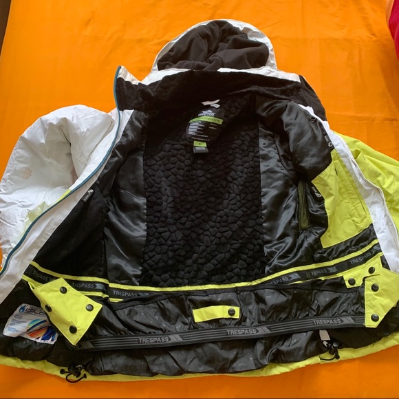 Ski jacket 🎿 - Picture 4 of 5